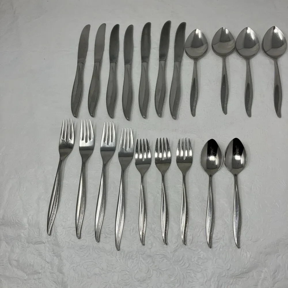 Oneida Oneidacraft Textura Flatware 20 pc Lot Forks Spoons Knives Stainless